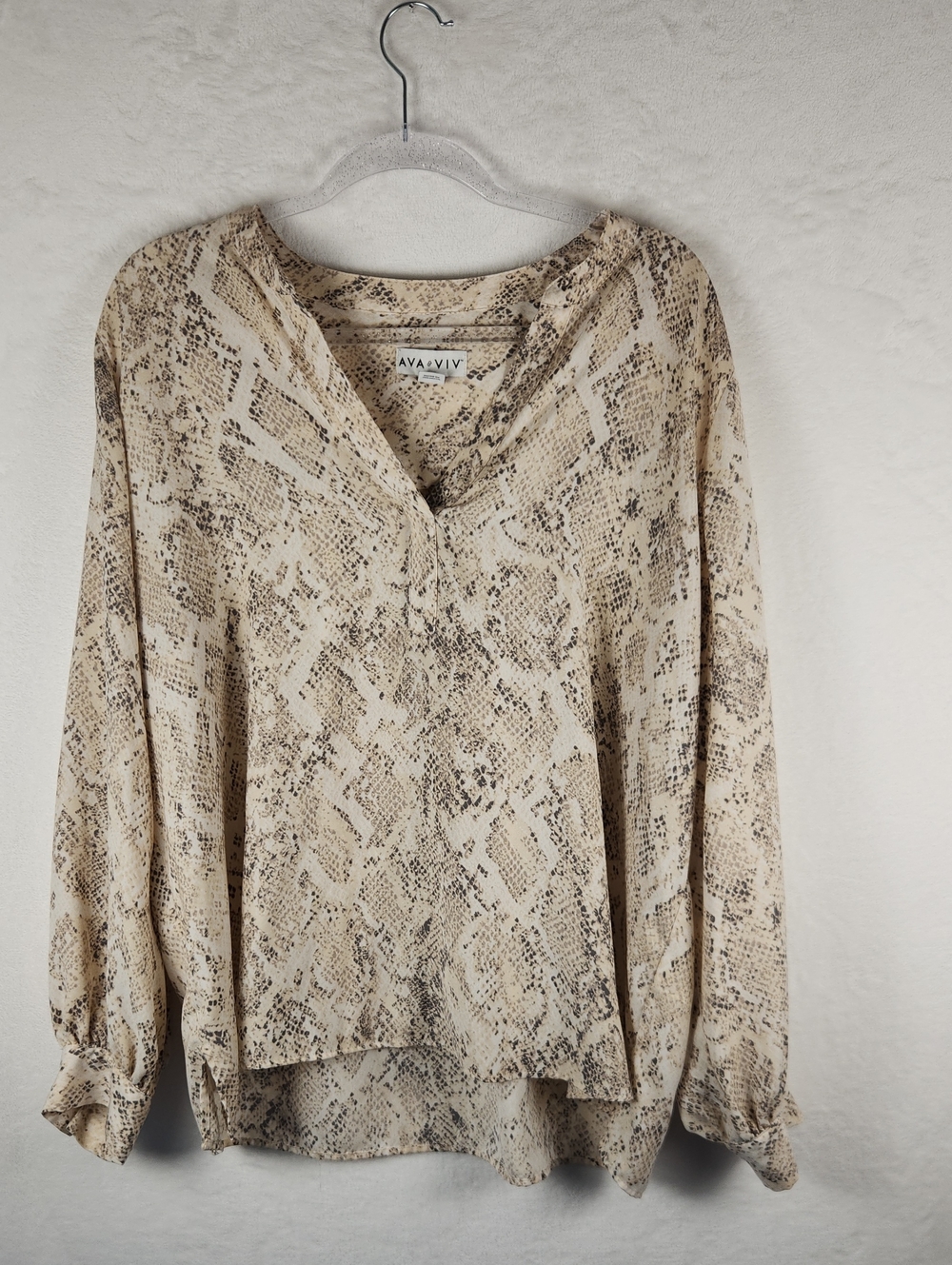 Ava & Viv Snake-Print V-Neck‎ Blouse Size 1X